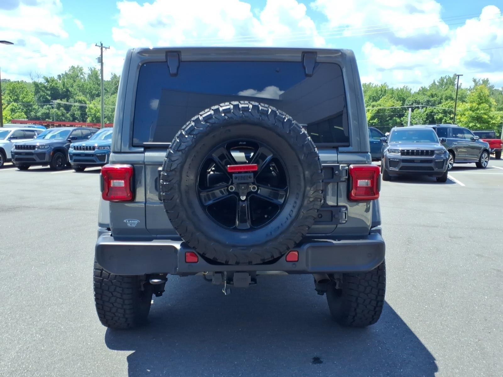 Used 2021 Sting-Grey Jeep Unlimited Altitude image 17