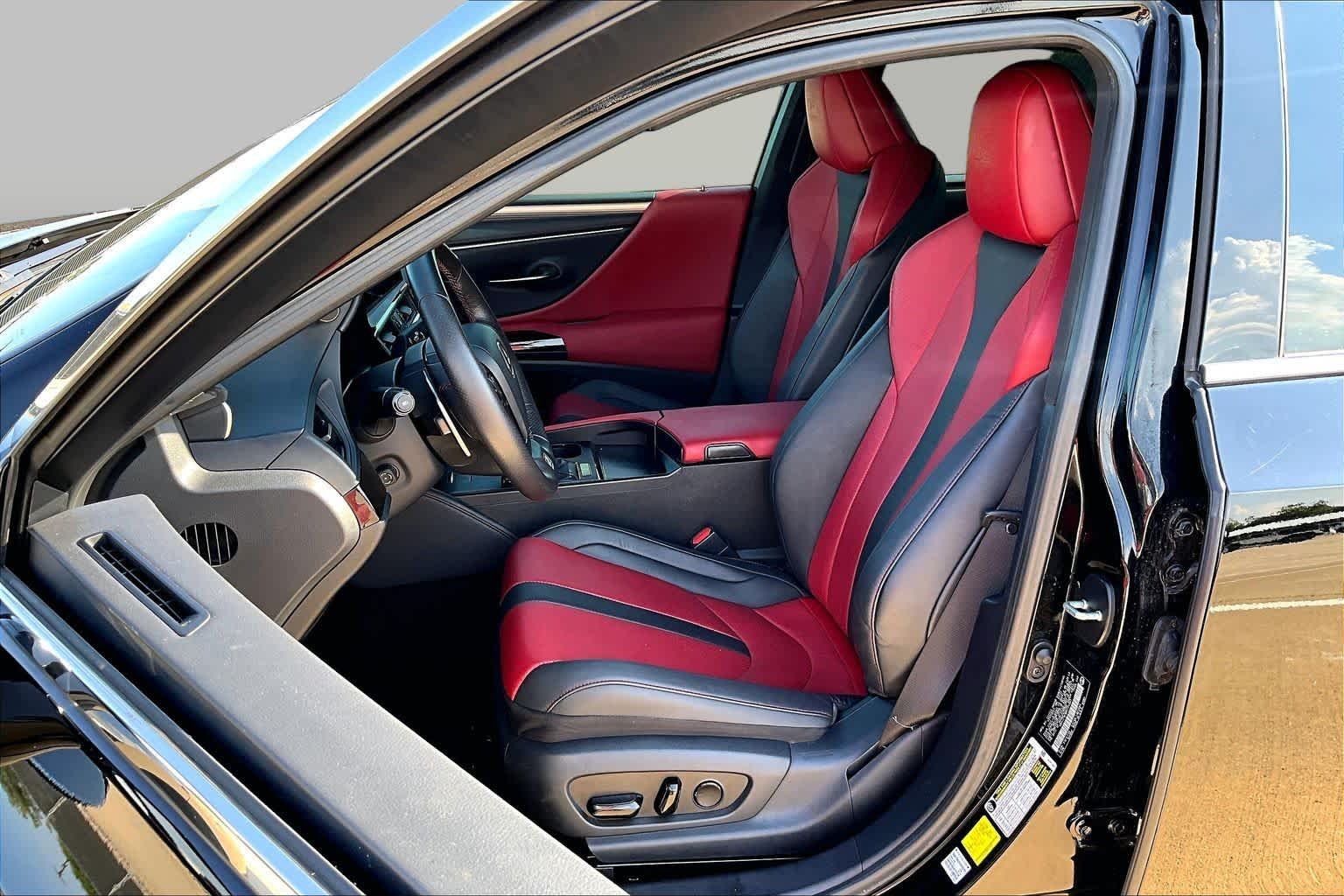 Certified Used 2024 OBSIDIAN Lexus F SPORT Handling image 8
