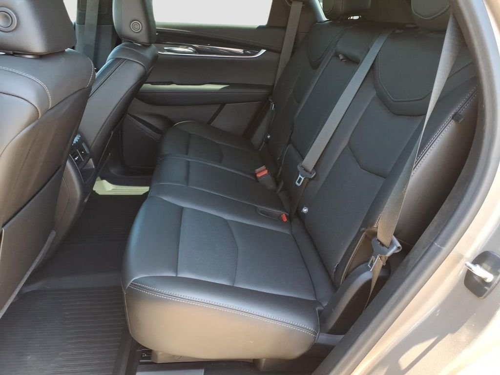 Used 2022 Latte Cadillac Premium Luxury image 21