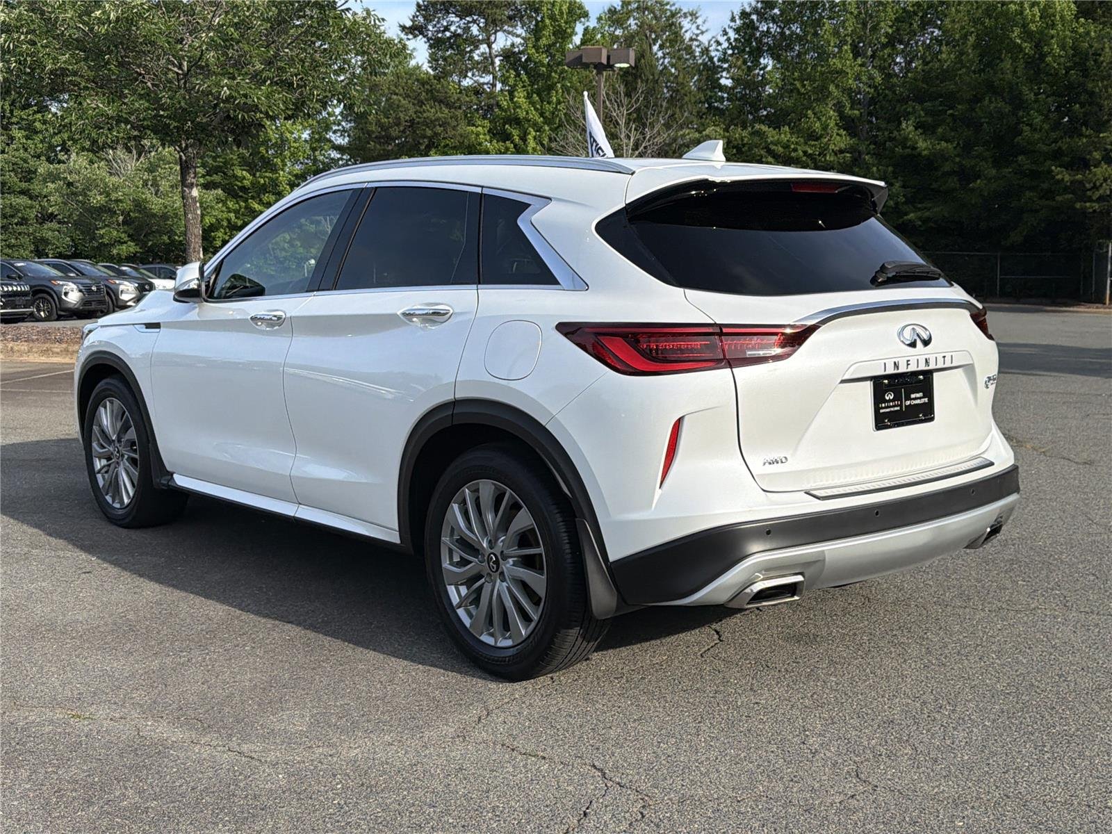 Certified Used 2024 Radiant White INFINITI LUXE image 26
