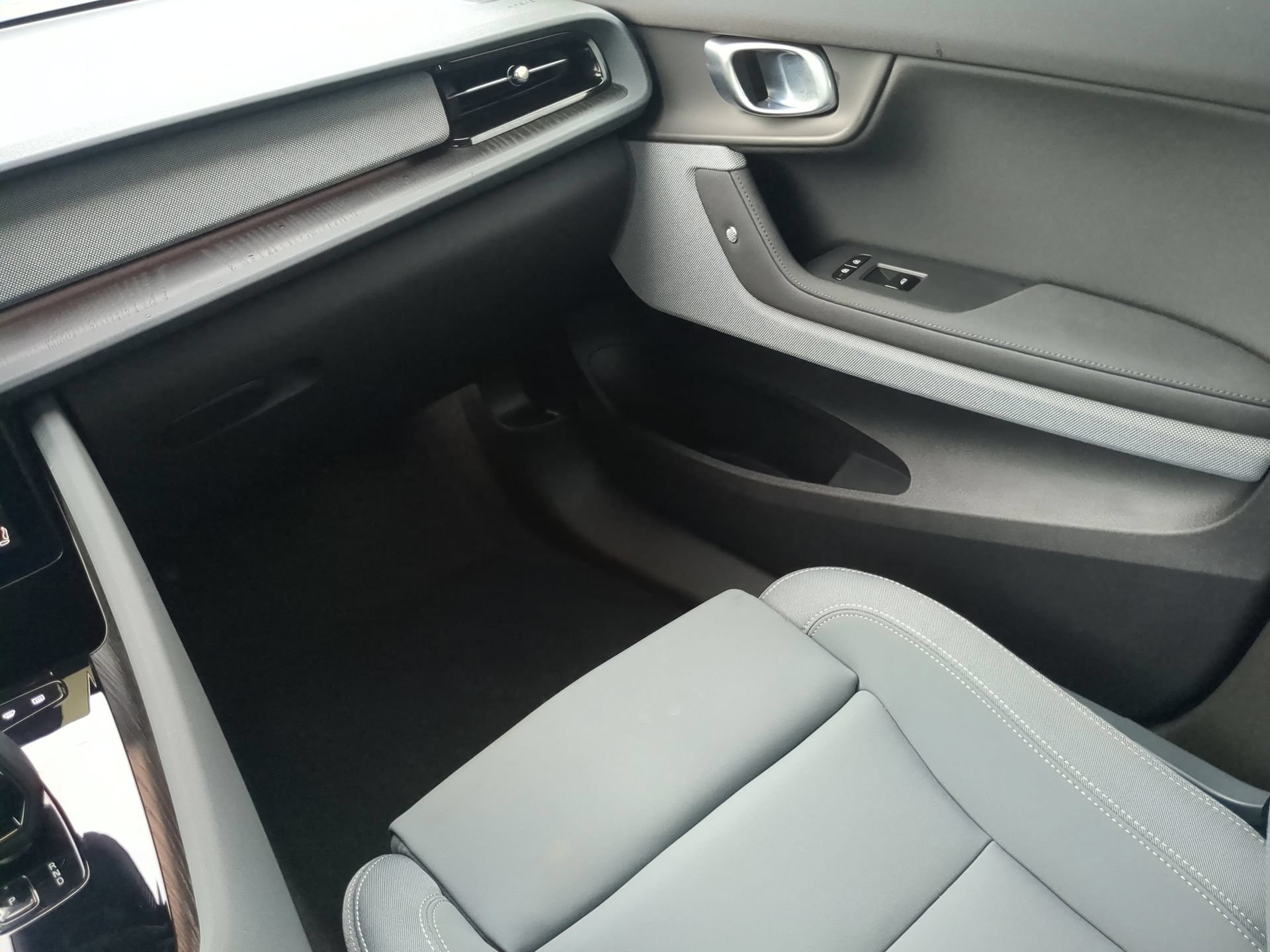 Used 2023 Magnesium Metallic Polestar Long Range Dual Motor image 52