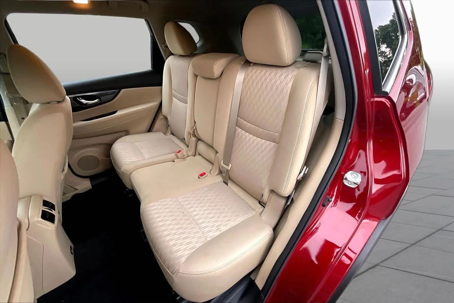 Used 2020 Scarlet Ember Tintcoat Nissan SV image 21