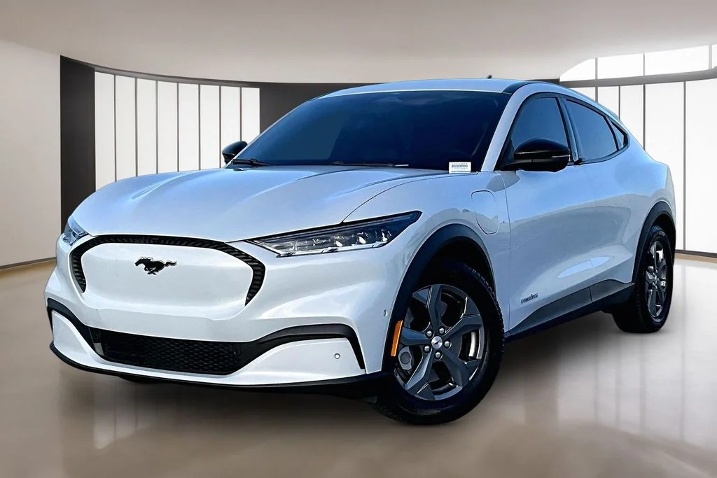 2023 Ford Mustang-Mach-e Select's photo