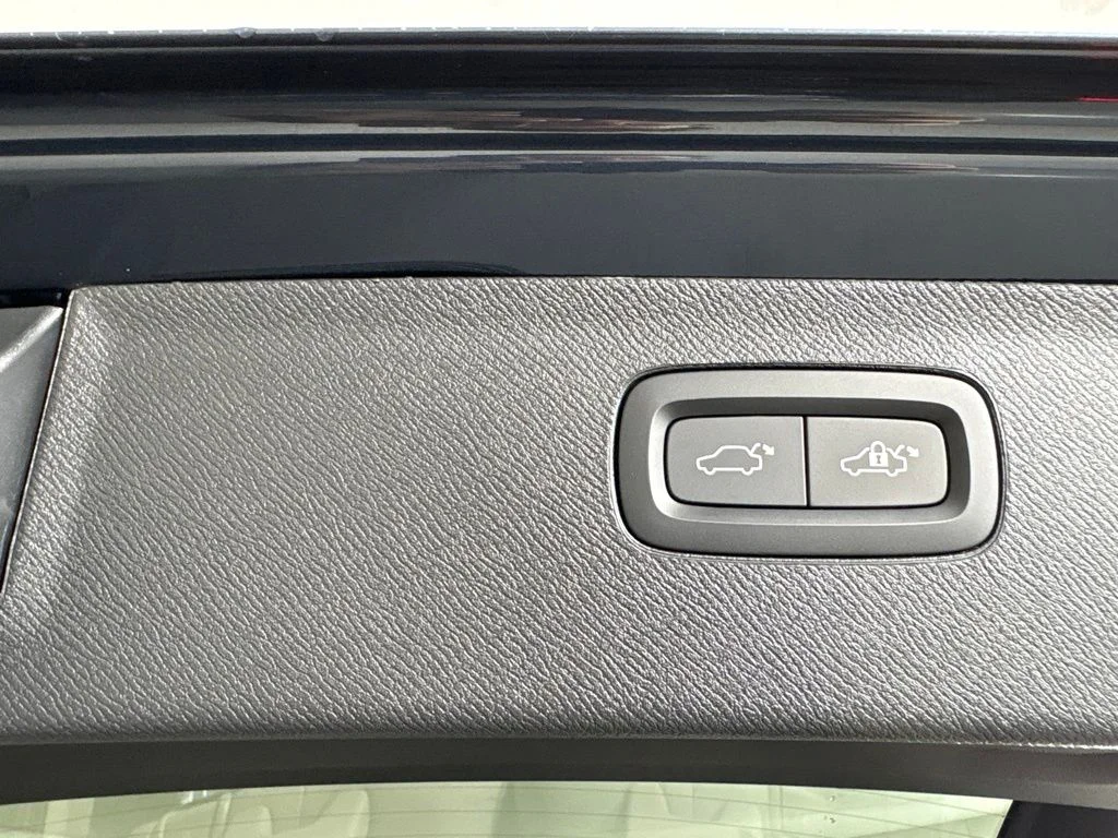 New 2026 Blue Volvo T8 Ultra image 25