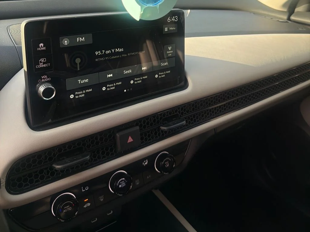 Used 2026  Honda LX image 4