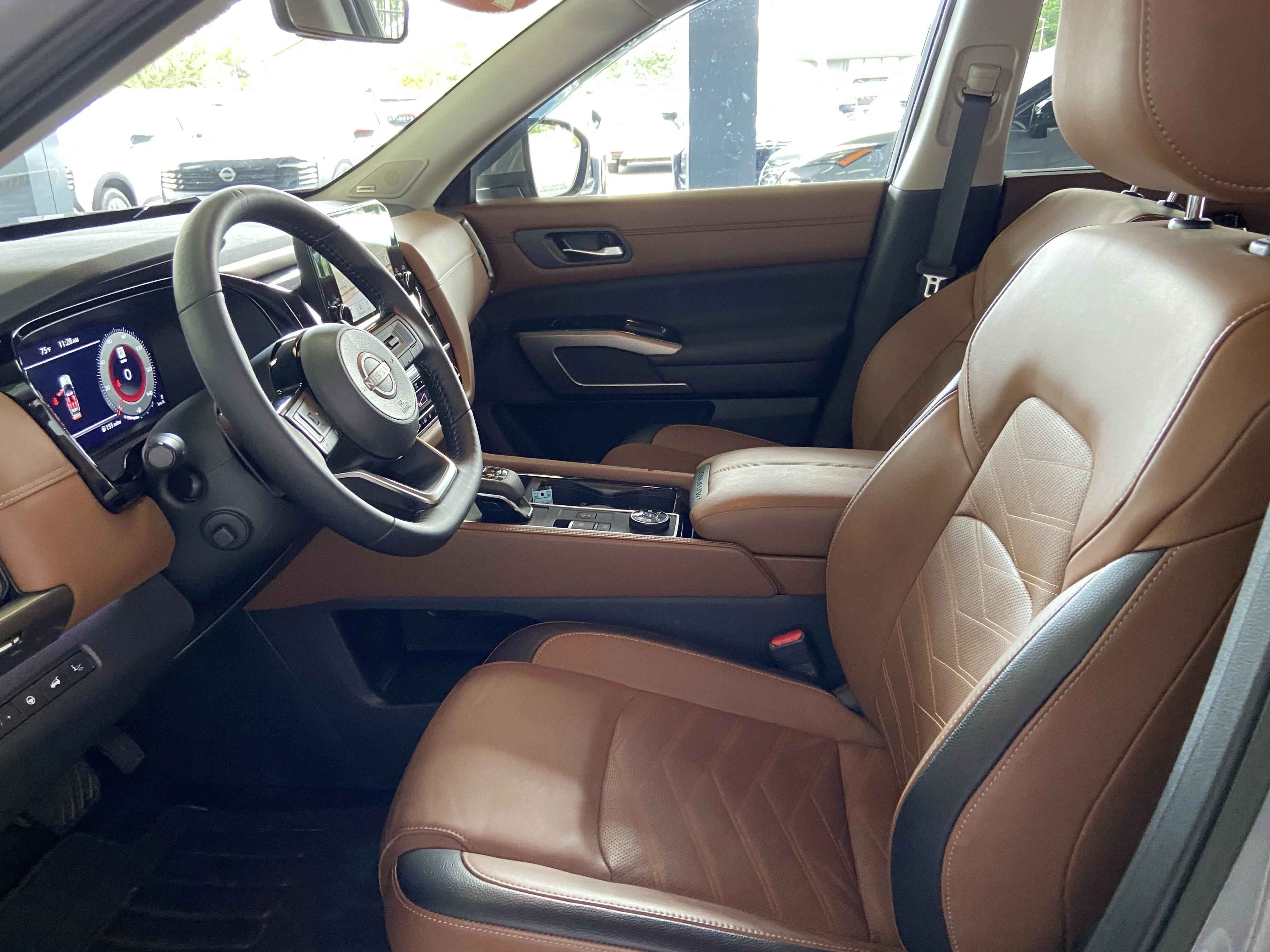 2024 Nissan Pathfinder Platinum - Photo 23