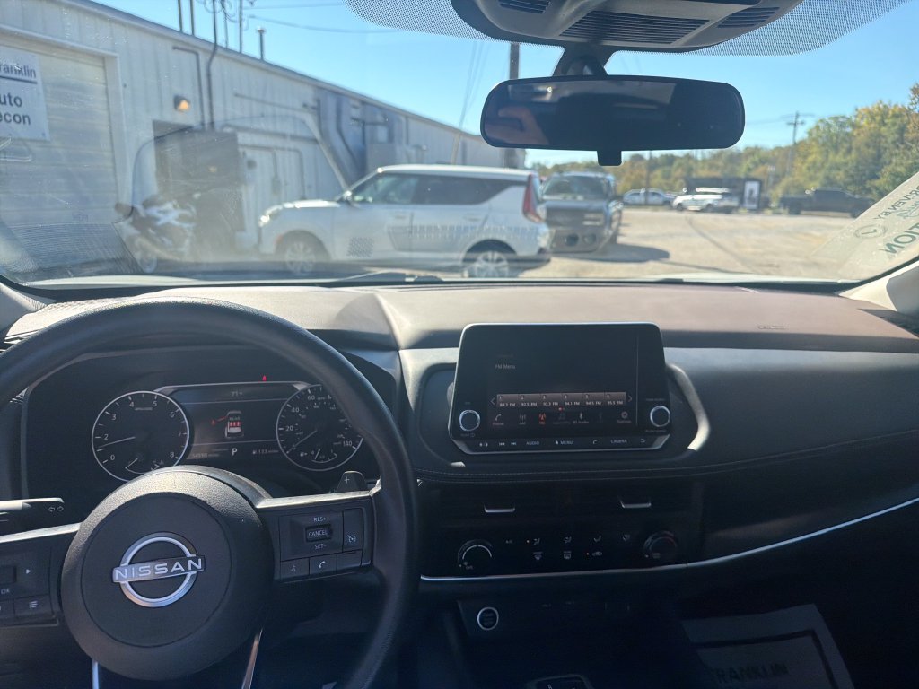 Used 2023 White Nissan S image 21