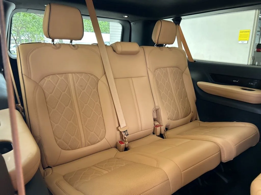 Used 2025 White/off-white Jeep Series III image 46
