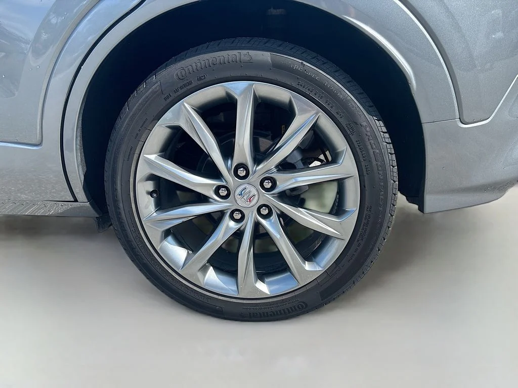 Used 2025 Gray Metallic Buick Avenir image 12