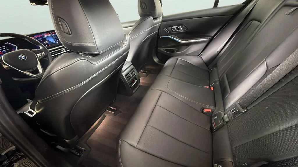 2024 BMW 3 Series 330e - Photo 26