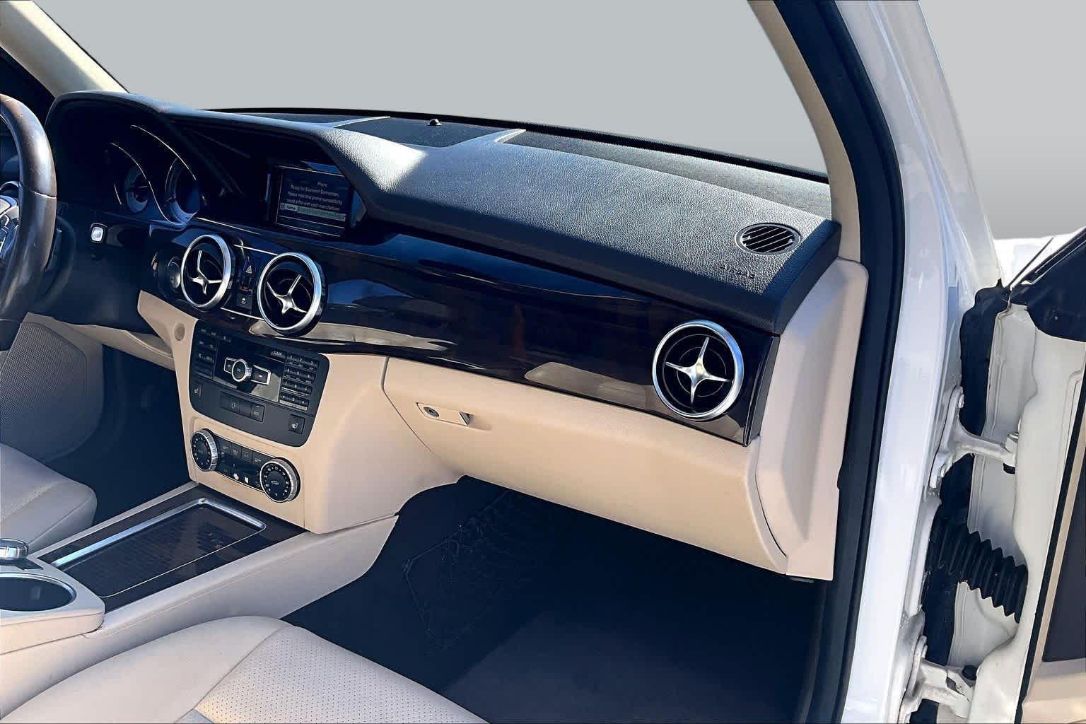 Used 2014 Polar White Mercedes-Benz GLK 350 image 18