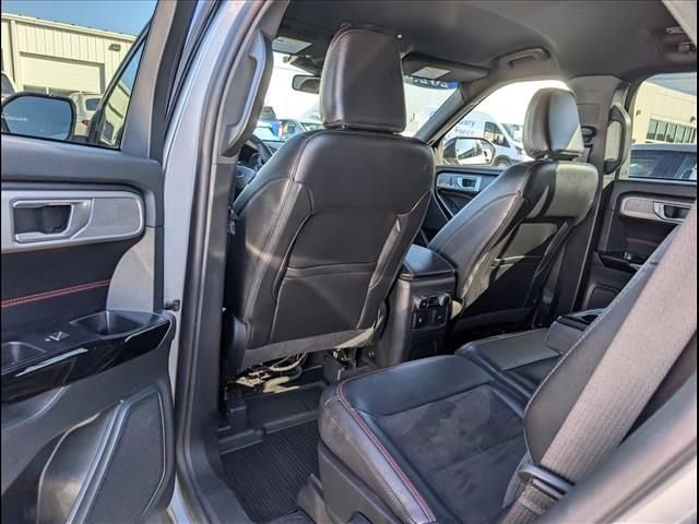 2023 Ford Explorer ST-LINE - Photo 15