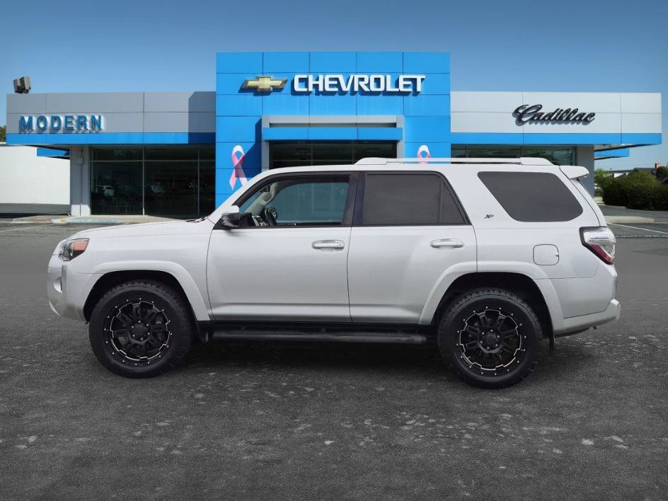 Used 2016 CLASSIC SILVER METALLIC Toyota Limited image 2