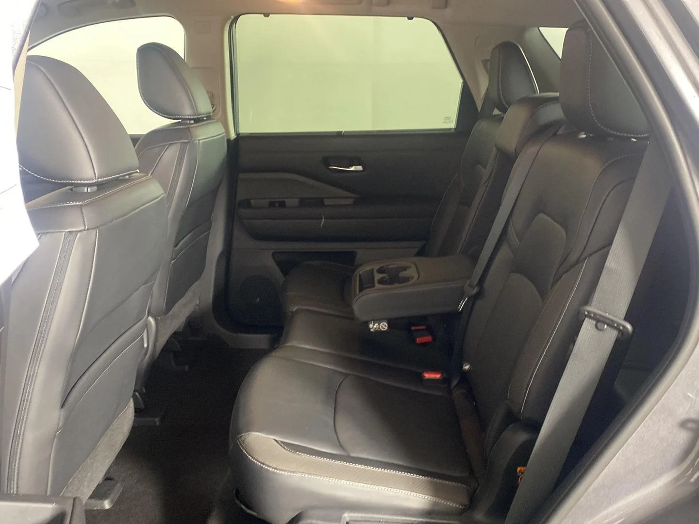 Used 2023 Gun Metallic Nissan SL 4WD image 17