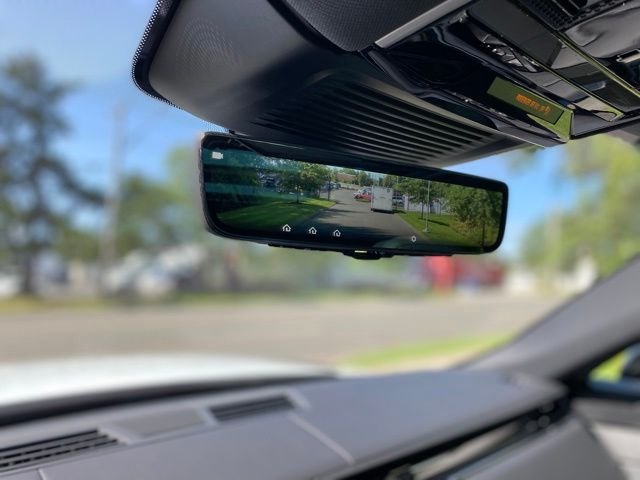Certified Used 2023 White Land Rover SE Dynamic image 17