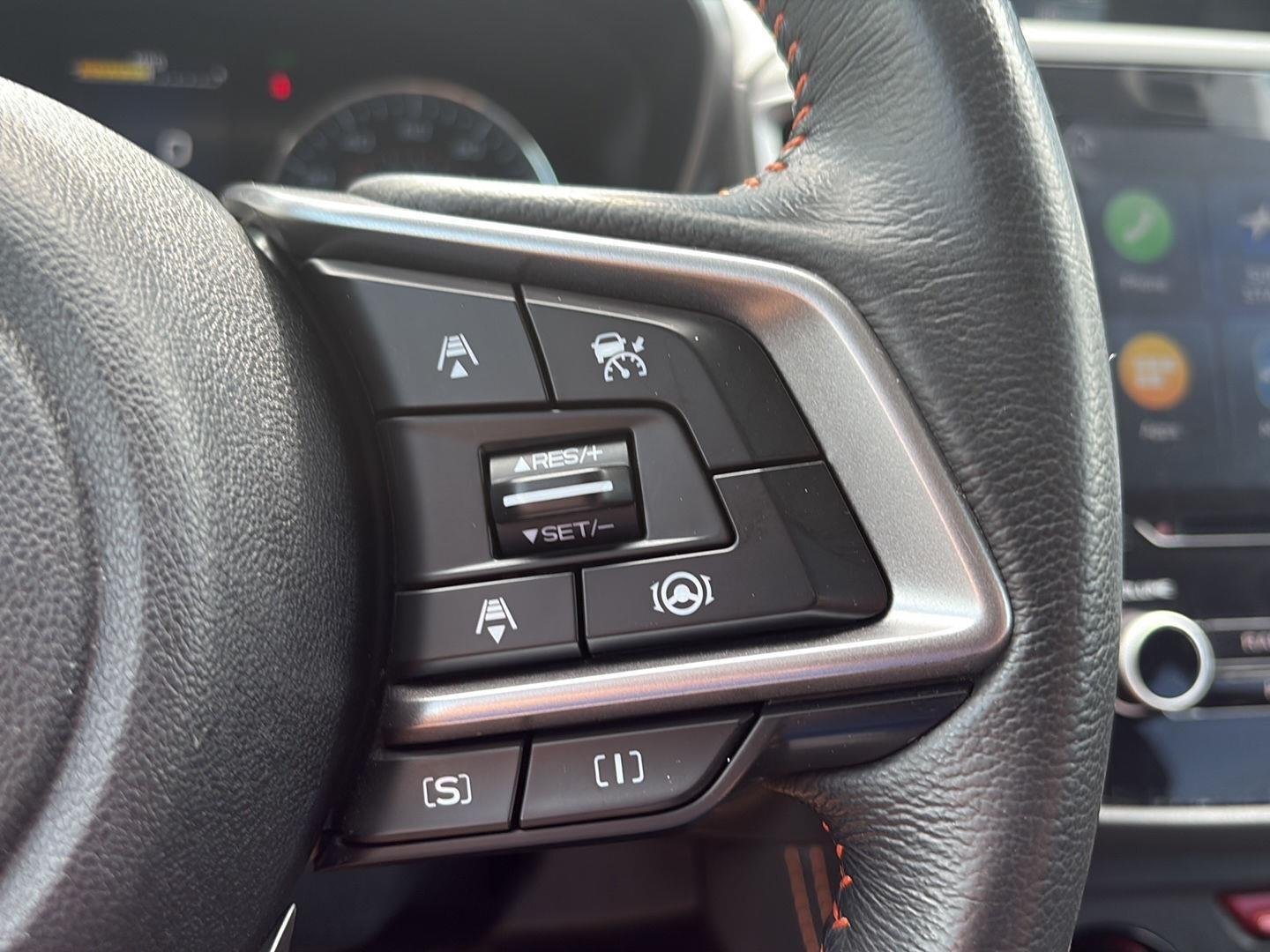 Used 2022 Ice Silver Metallic Subaru Limited image 18