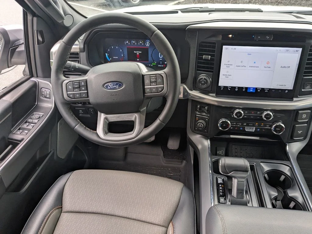 New 2025 Star White Metallic Tri-Coat Ford Lariat image 17