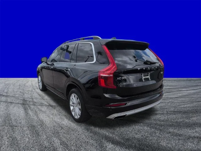 Certified Used 2017 Onyx Black Metallic Volvo T6 Momentum image 6