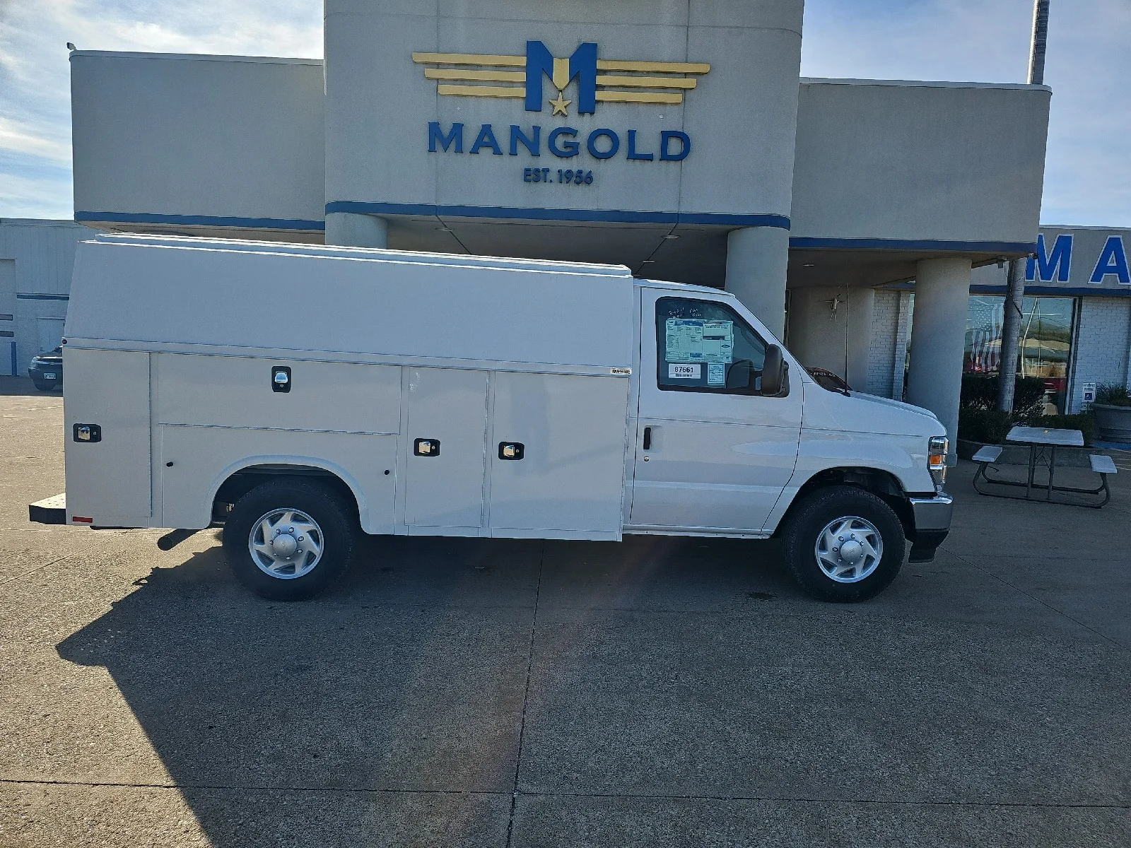 2026 Ford E-Series SRW E-350 Super Duty 138 in WB's photo