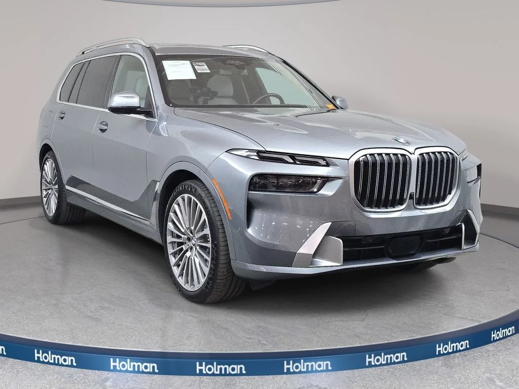 Used 2023 Skyscraper Gray Metallic BMW xDrive40i image 3