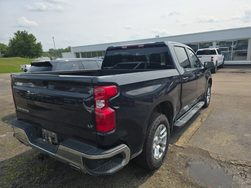 Used 2024 Gray Chevrolet LT image 9