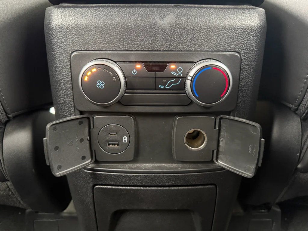 Used 2022 Star White Metallic Tri-Coat Ford XLT image 31