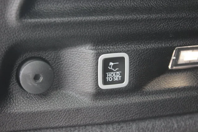 Used 2023 White Jeep Overland image 31