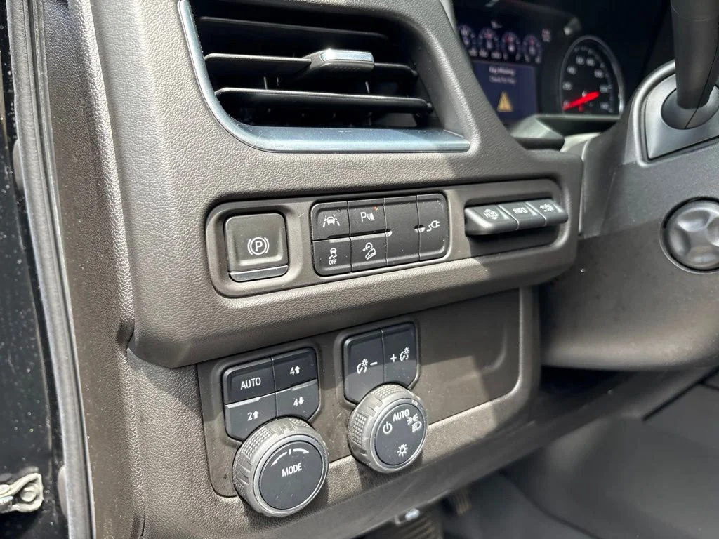 Used 2021 Black Chevrolet High Country image 13