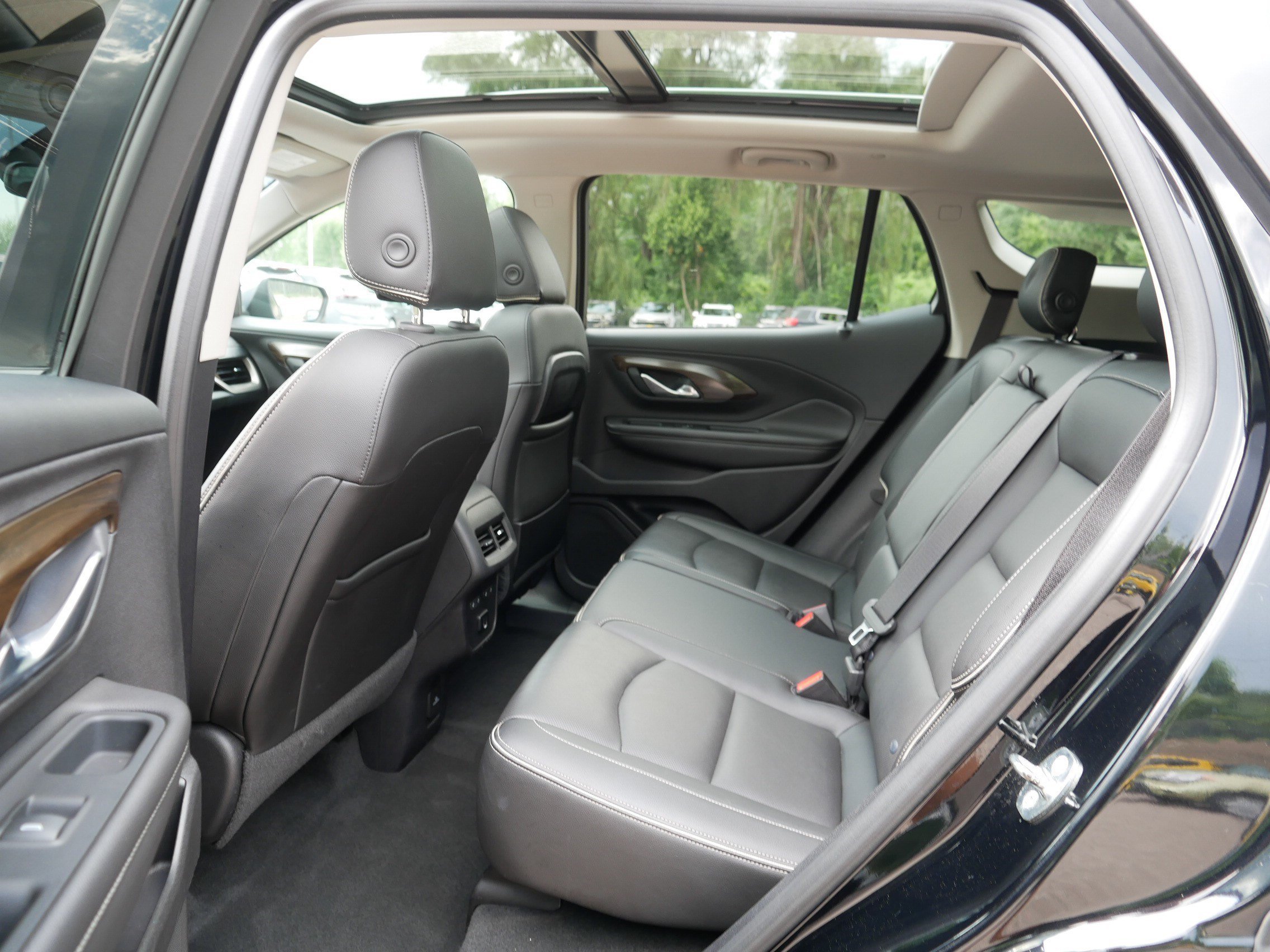 Used 2018 Ebony Twilight Metallic GMC Denali image 35