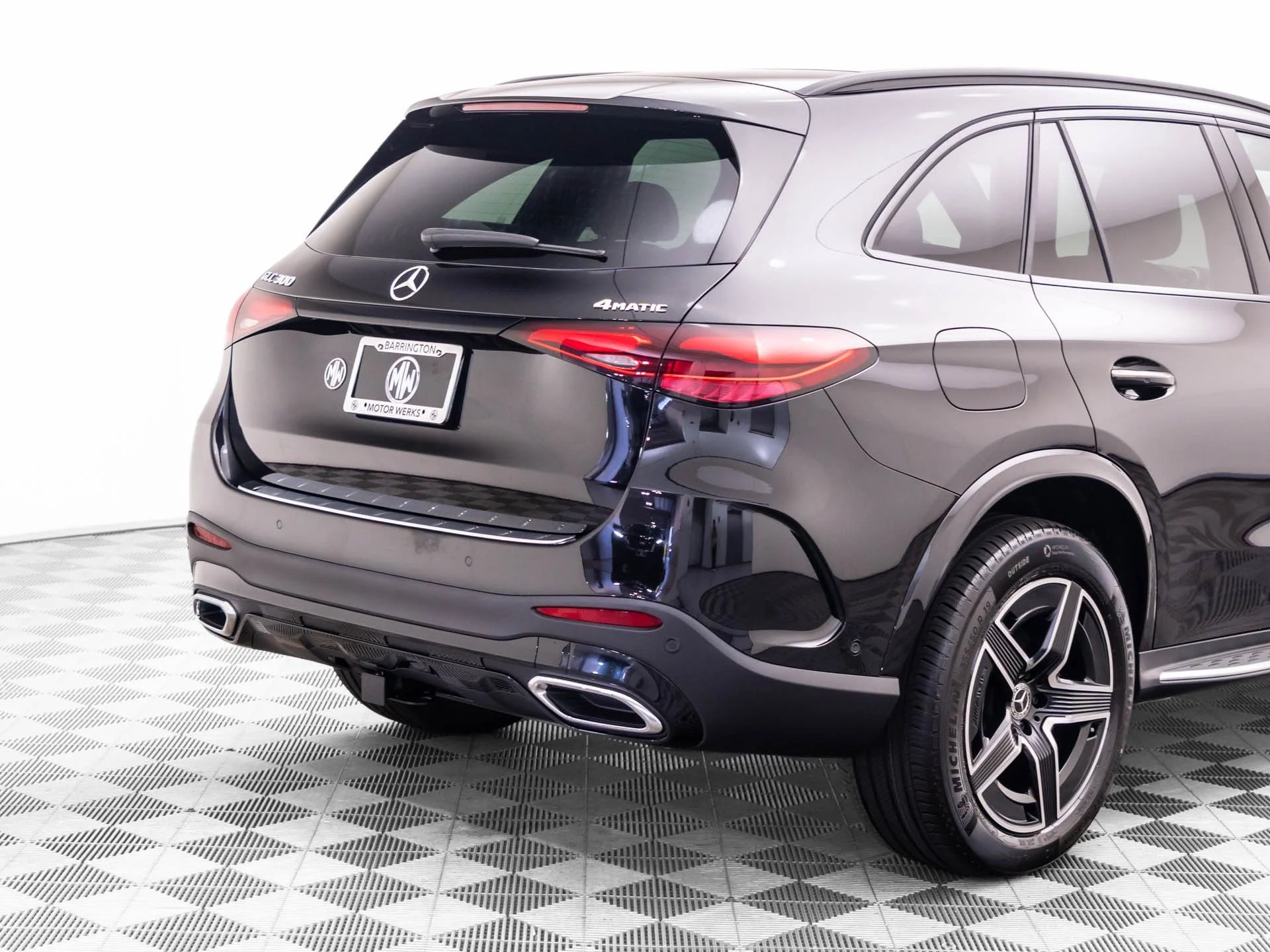 New 2027 Black Mercedes-Benz GLC 300 image 39