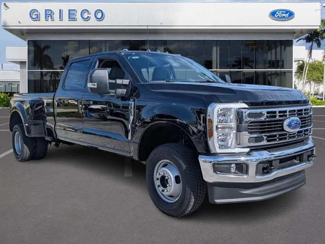 2026 Ford Super Duty F-350® XLT
