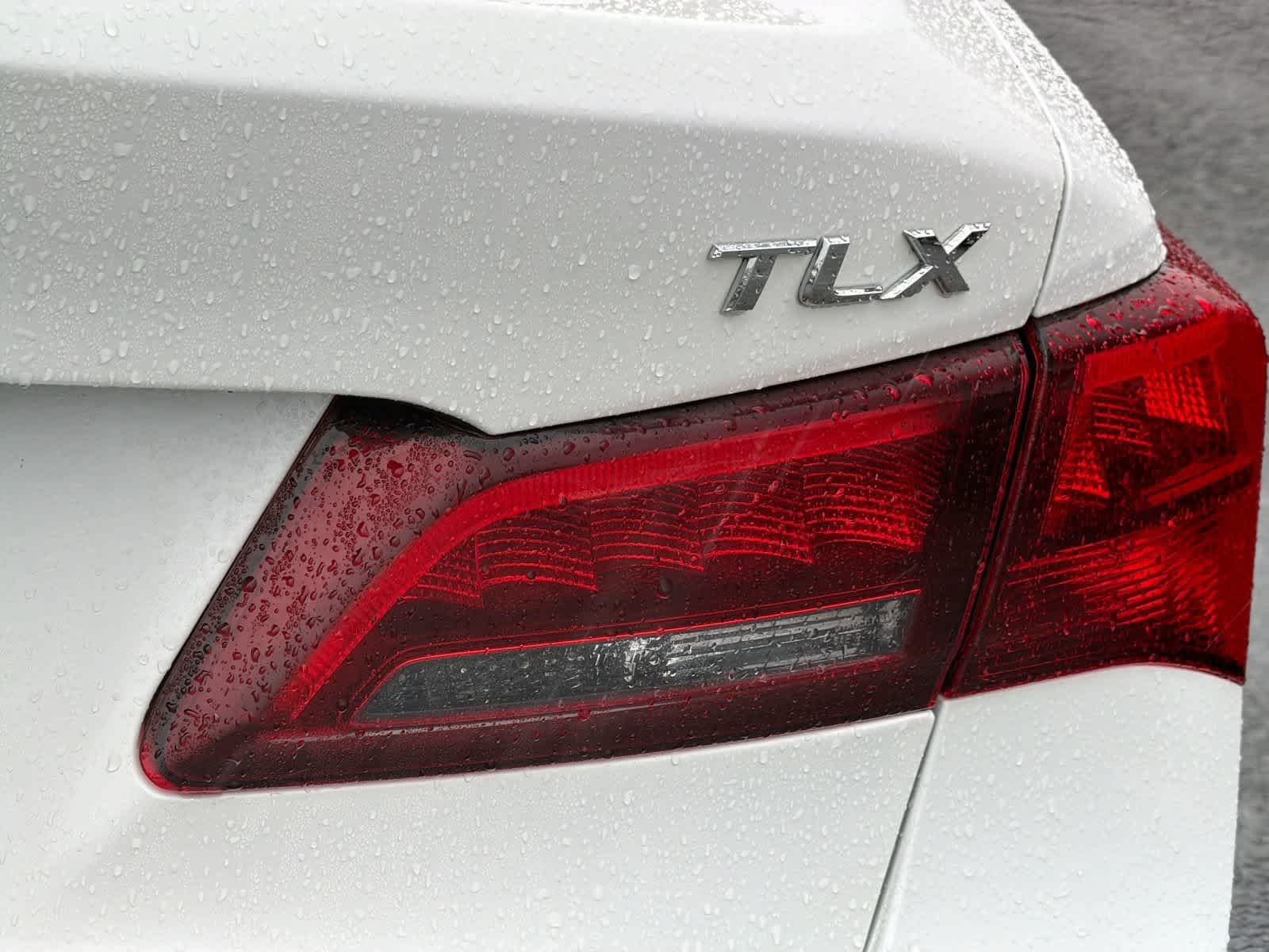 Used 2017 Bellanova White Pearl Acura V6 image 13