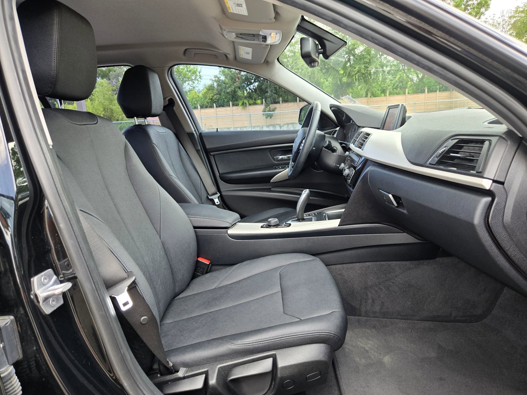 Used 2018 Black BMW 320i image 24
