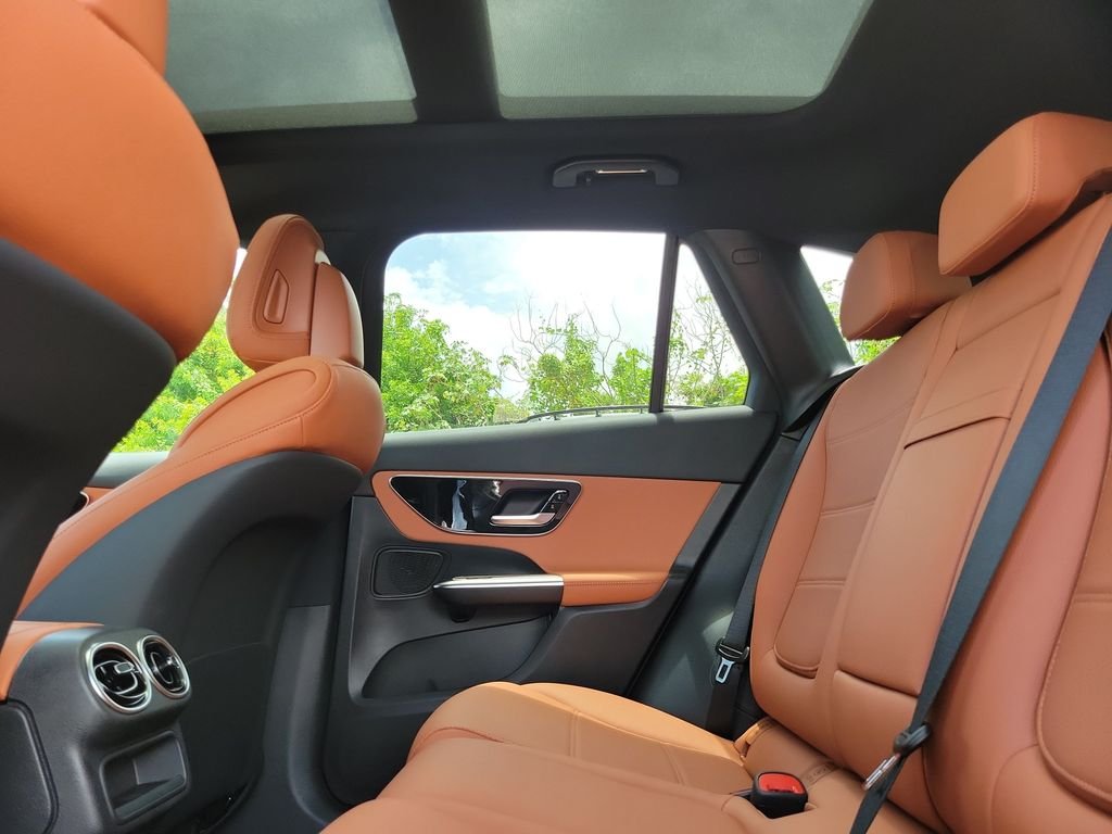 New 2026 Graphite Grey Metallic Mercedes-Benz GLC 300 image 10