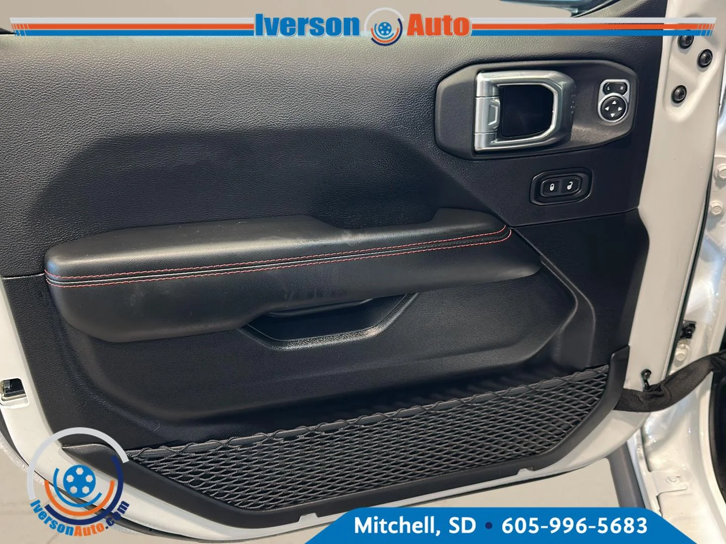Used 2026 Bright White Clearcoat Jeep Rubicon image 13