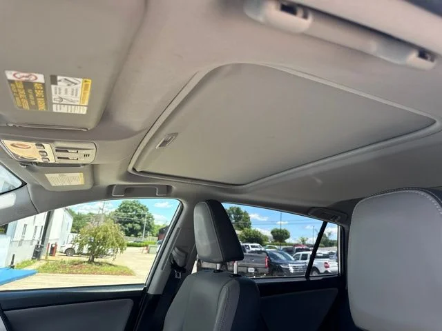 Used 2015 Classic Silver Metallic Toyota Limited image 11