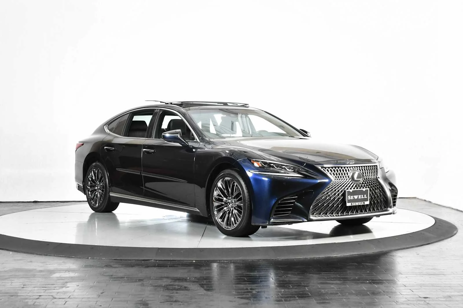 Used 2018 Nightfall Mica Lexus  image 9