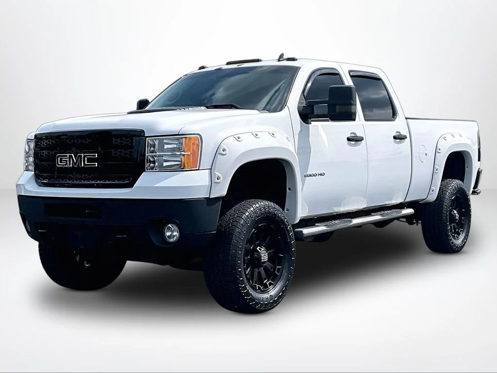 Used 2014 White GMC SLE image 34