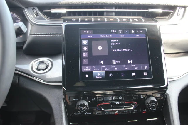 Used 2023 White Jeep Altitude X image 3