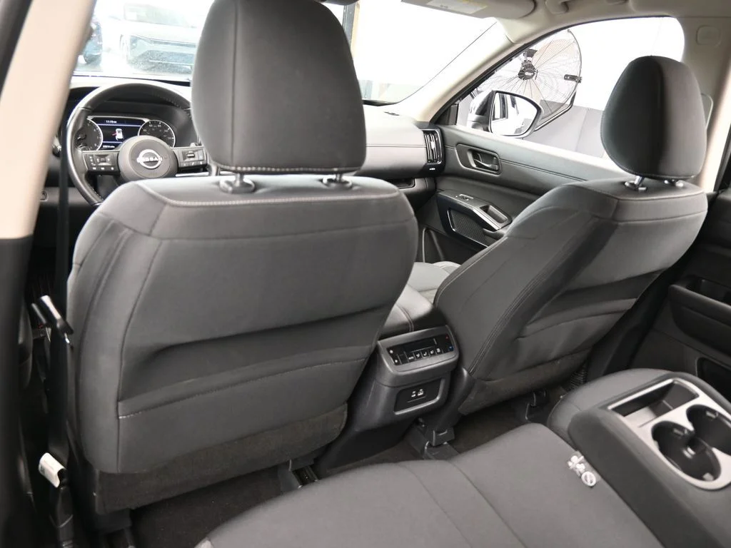 2025 Nissan Pathfinder SV - Photo 33