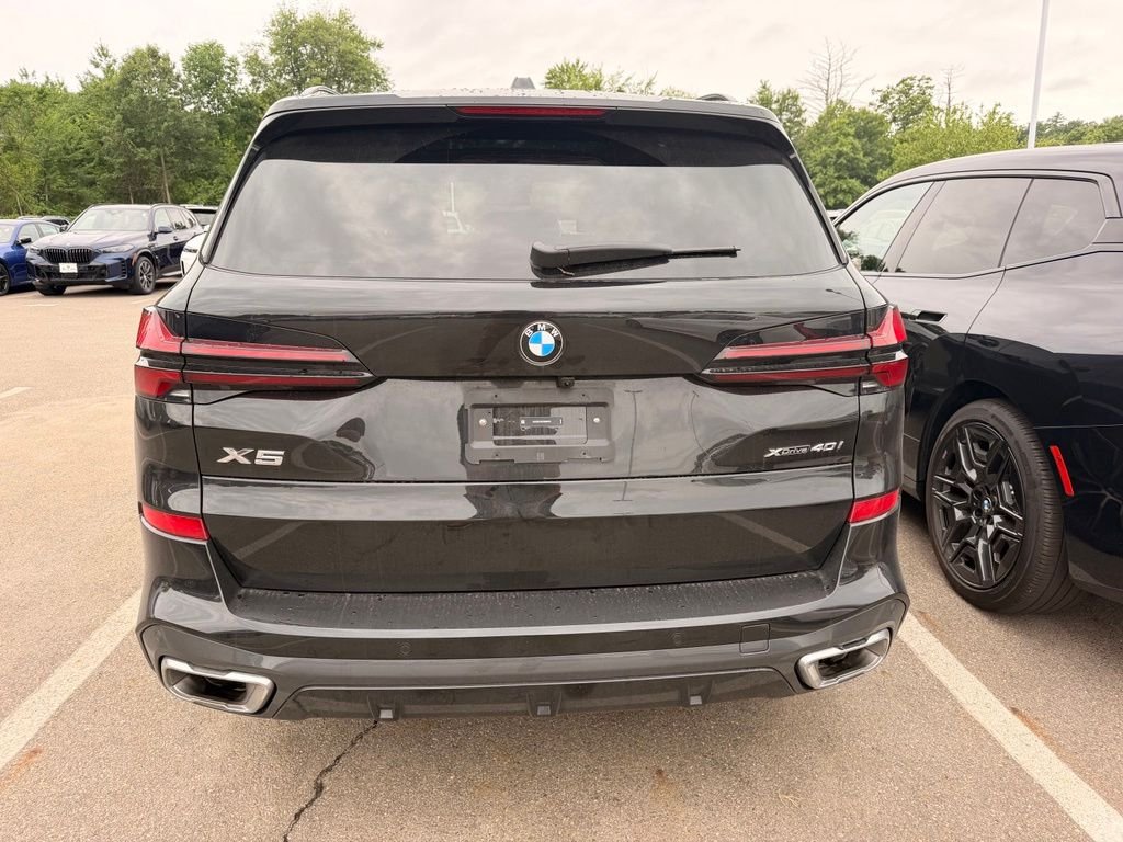 Used 2026 Black BMW xDrive40i image 4