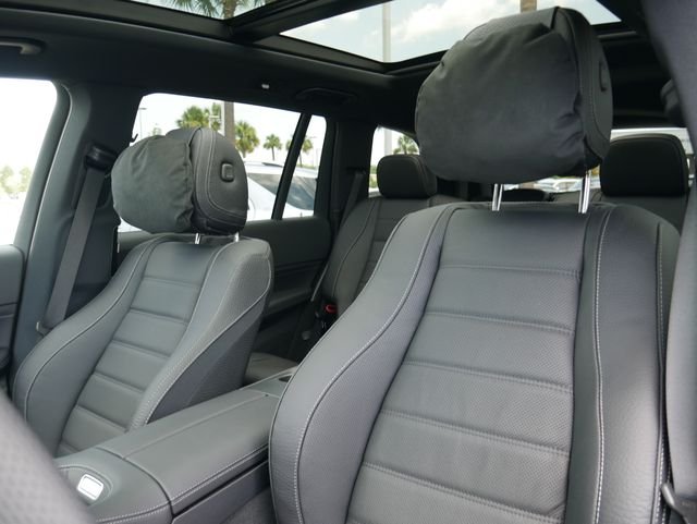 New 2026 MANUFAKTUR Moonlight White Metallic Mercedes-Benz GLS 450 image 18