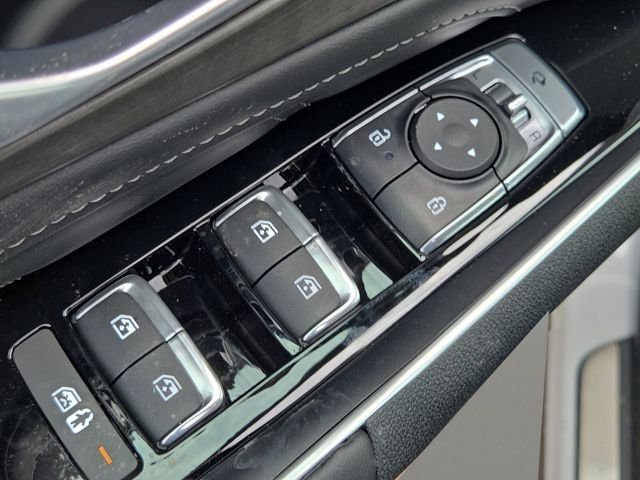 New 2026 Glacial White Pearl Kia X-Line SX AWD image 17