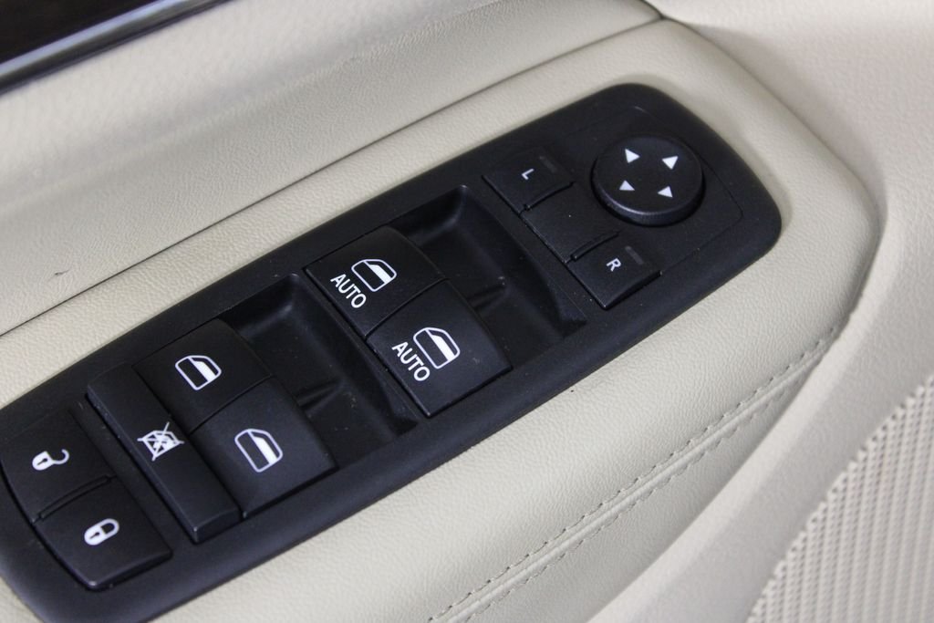 Used 2017 Black Jeep Limited image 21