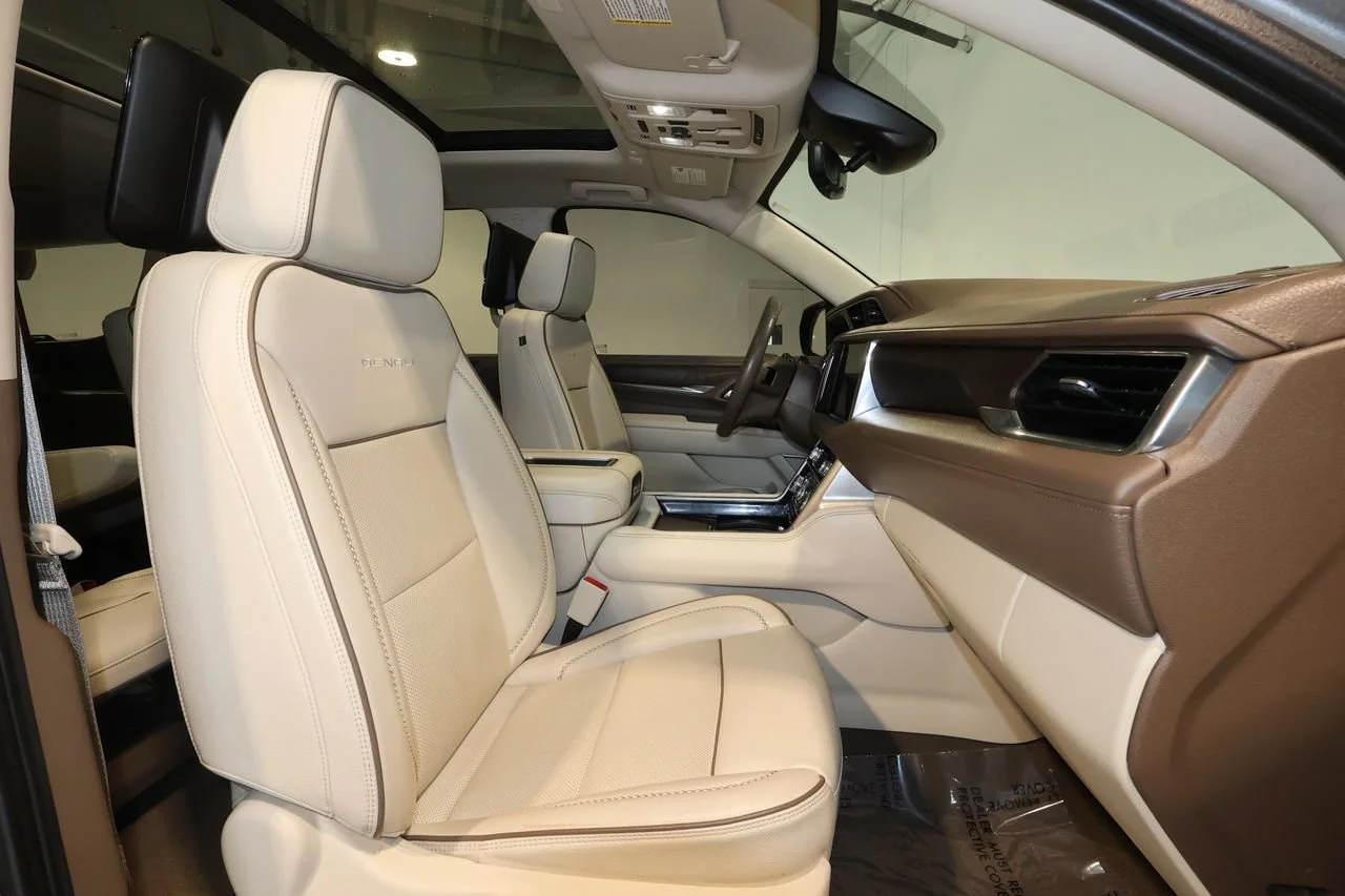 2023 GMC Yukon Denali - Photo 29