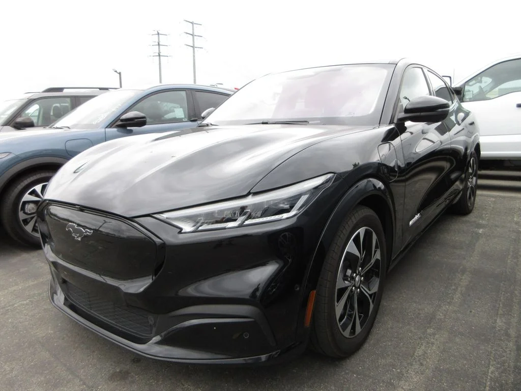 2022 Ford Mustang-Mach-e Premium's photo