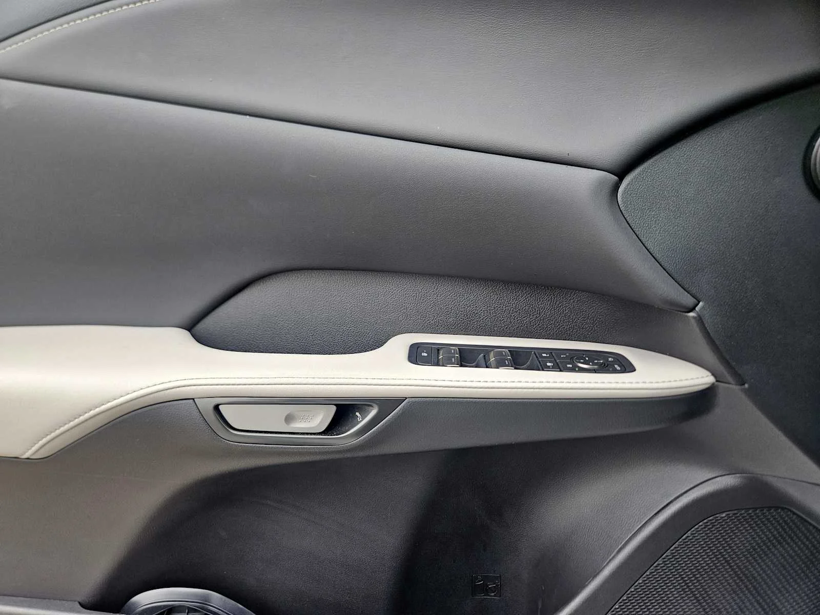 Used 2023 Eminent White Pearl Lexus Premium Plus image 18