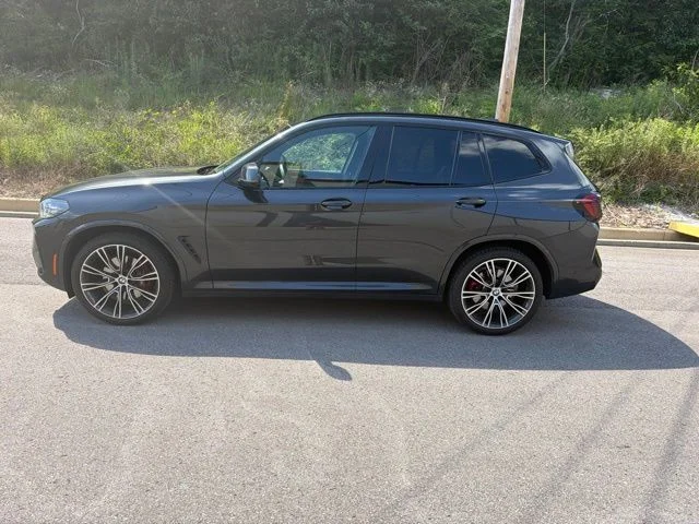 Used 2024 Gray BMW xDrive30i image 5