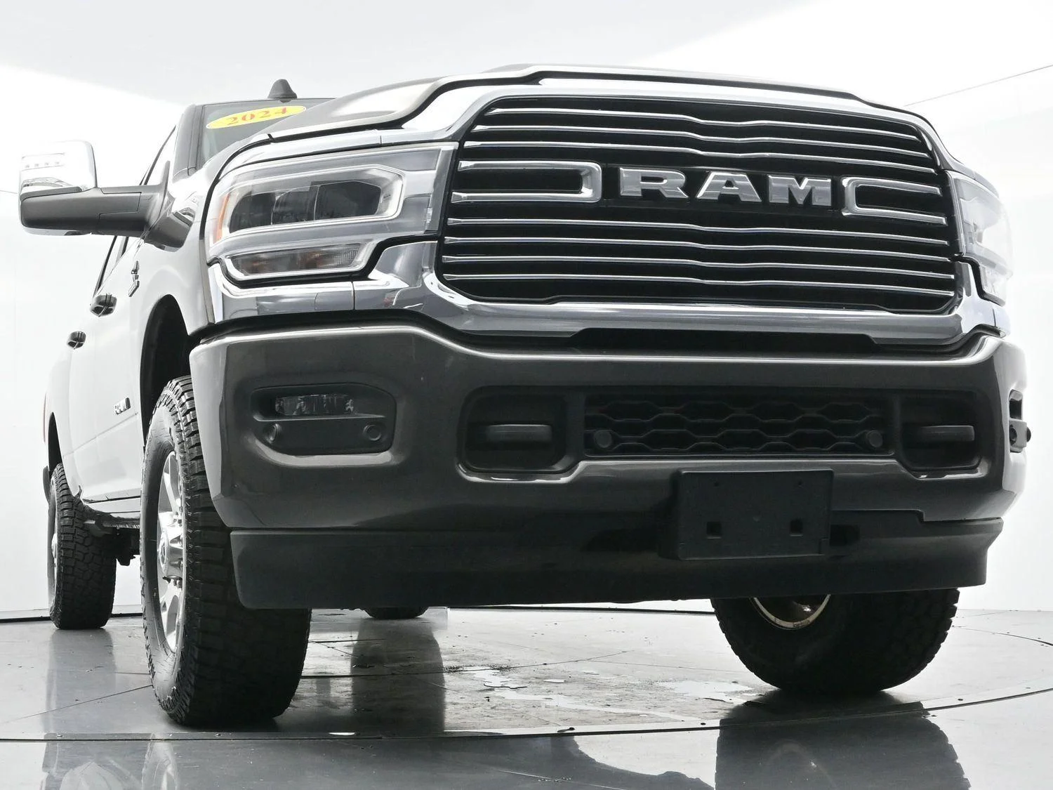 Used 2024 Granite Crystal Metallic Clearcoat Ram Laramie image 41