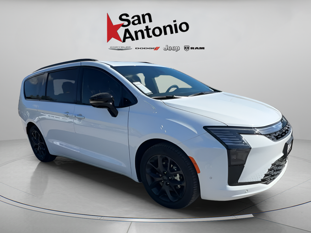 New 2027 Chrysler Pacifica Limited With Navigation